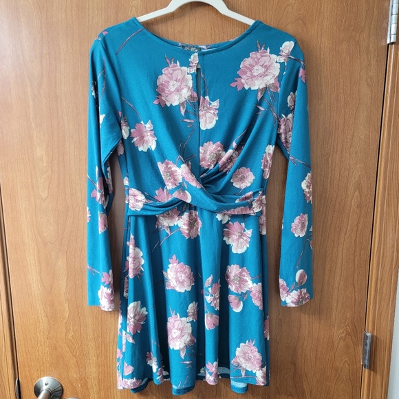 Lily Rose Floral Twist Front Long Sleeve Dress Size Medium - Picture 1 of 5